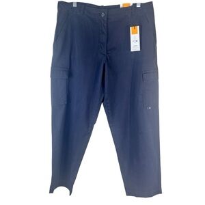 Timberland Black Cargo Pants with Durable Fabric and Relaxed Fit.